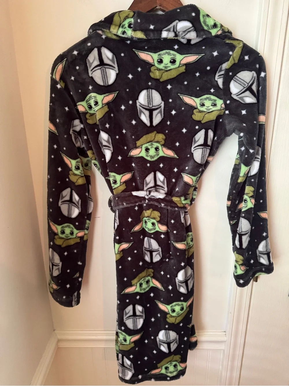 The Mandalorian Grogu Fleece Robe‎ - Black & Green Size Large